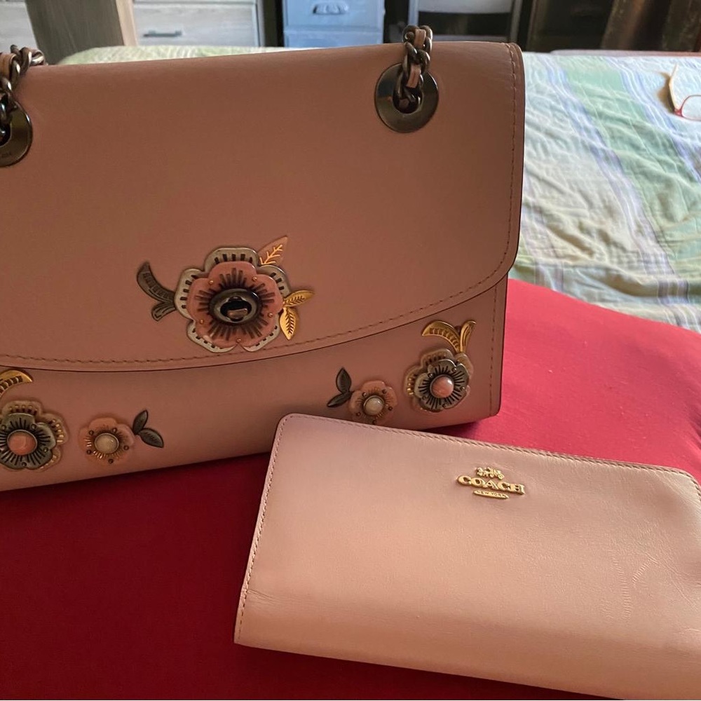 Pink Coach Bag and Wallet. In excellent condition.